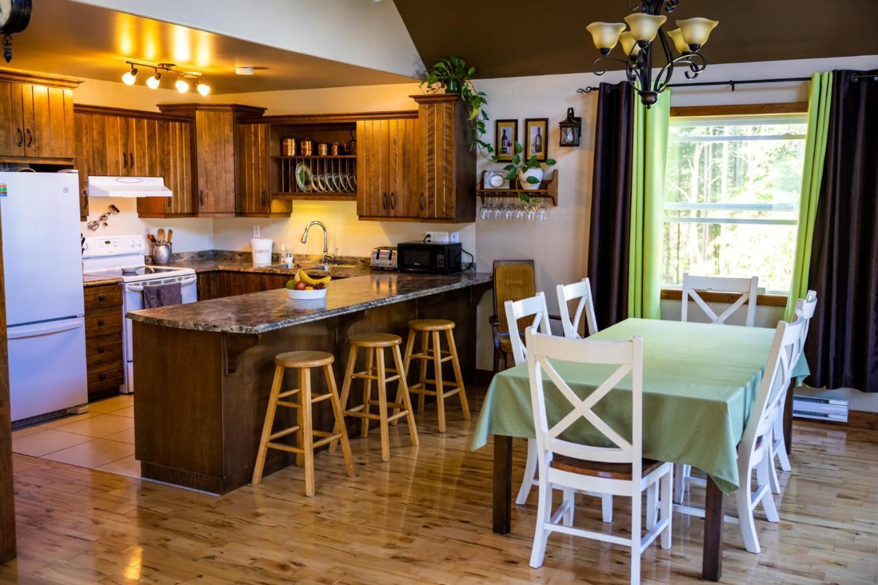 Upper Humber Settlement Bed and Breakfast Cormack Exteriör bild