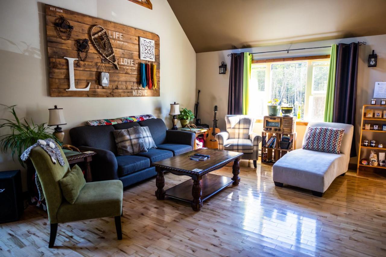 Upper Humber Settlement Bed and Breakfast Cormack Exteriör bild