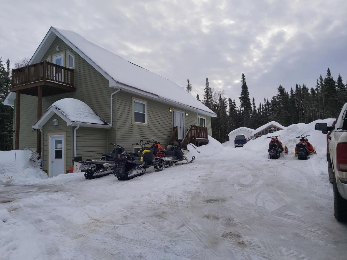 Upper Humber Settlement Bed and Breakfast Cormack Exteriör bild